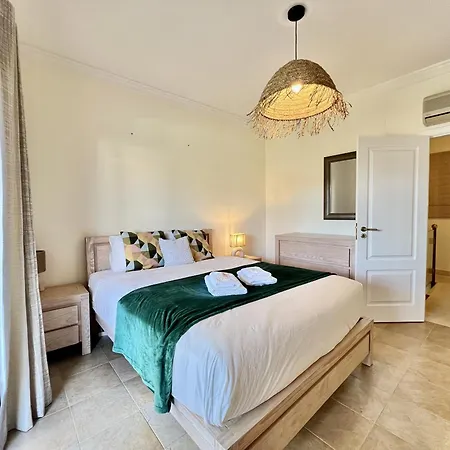 Villa Deluxe With Pool By Homing *