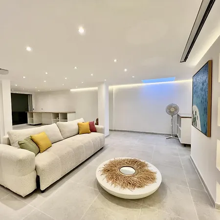 Villa Deluxe With Pool By Homing *