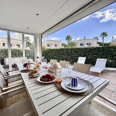 Villa Deluxe With Pool By Homing